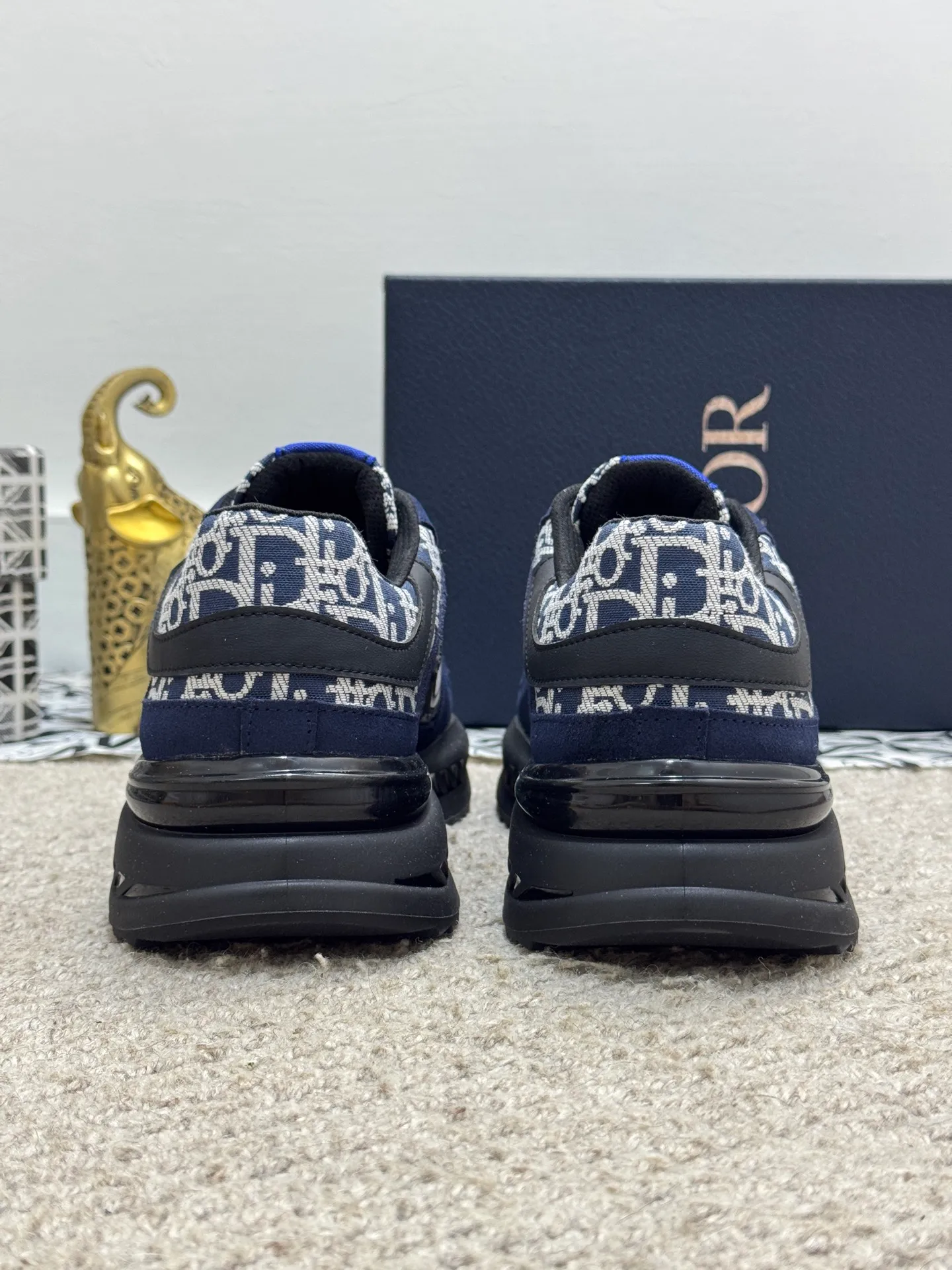 Men's men's shoes 💰440 [New model] 🐞🐞Top original - Dior 🆕 Low-top B02 casual sports shoes, carefully made of first-layer cowhide with canvas, comfortable and breathable ~ rubber soles, enhance style. Fashionable and versatile, it can complement any look. Featuring an exquisite design that is uniquely dynamic and modern, this shoe is part of Dior's legacy and embodies modern elegance. Size: 38-44 (45 customized